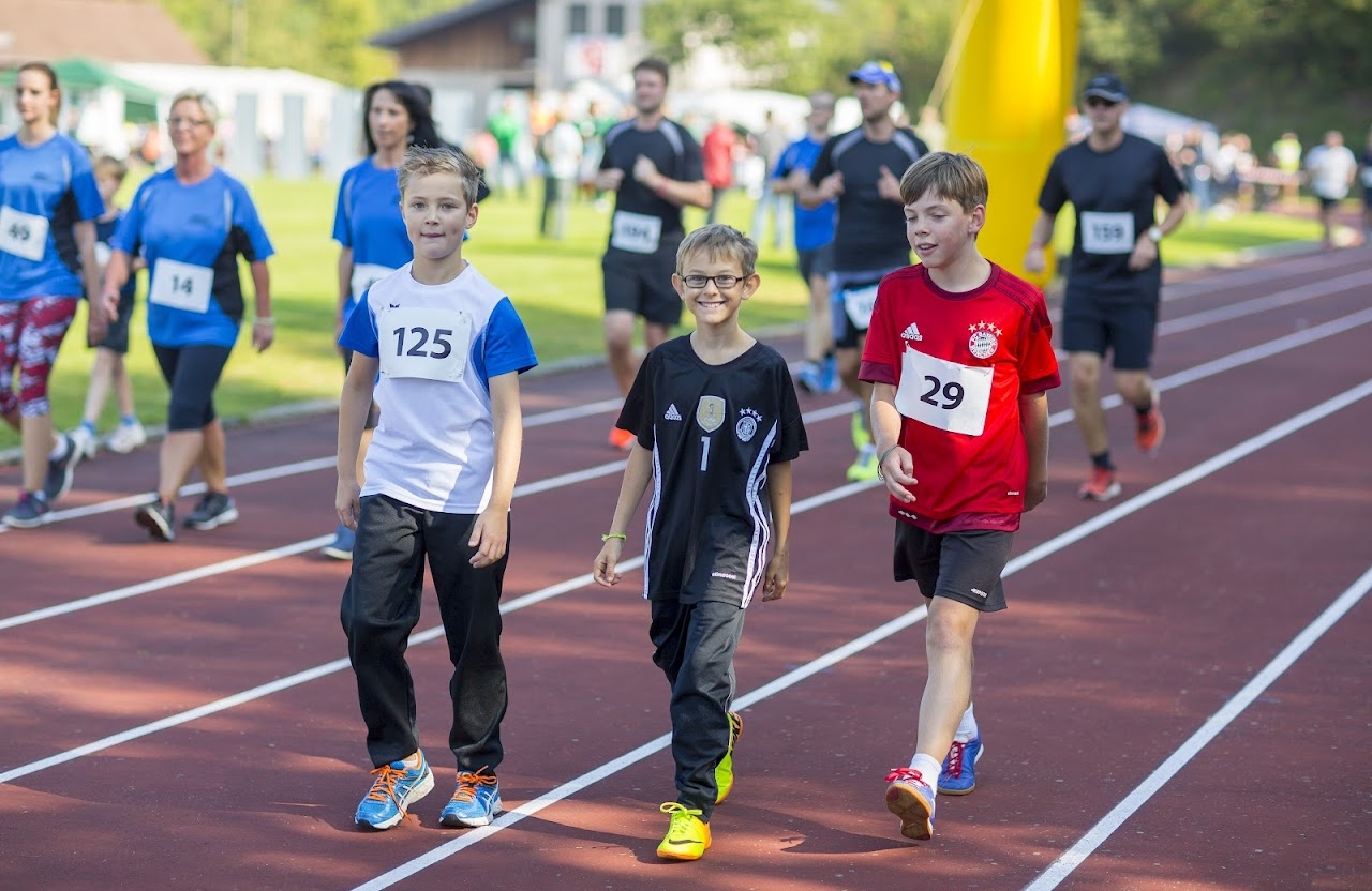 Bild vom 9. Benefizlauf im Jahr 2016. Dies ist das 154. Bild.